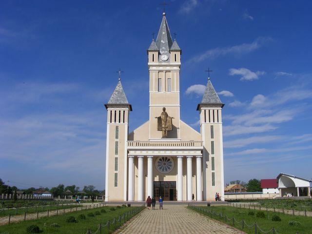 Biserica Regina Sfantului Rozariu