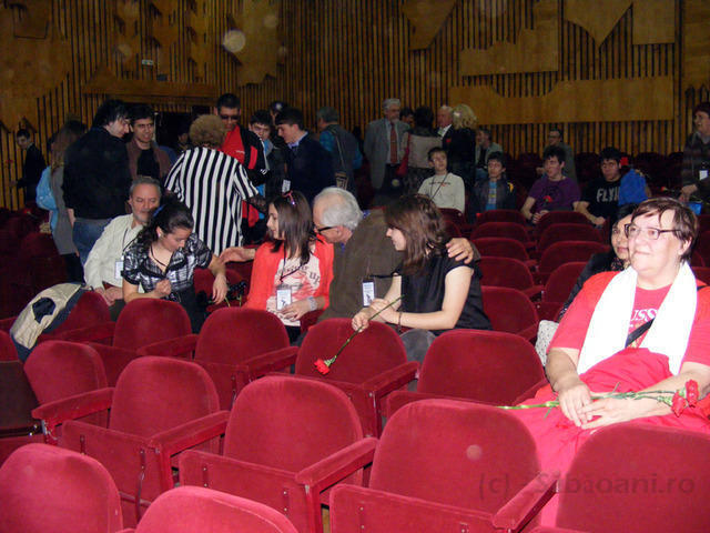 la sala Rotary a Liceului de Arta