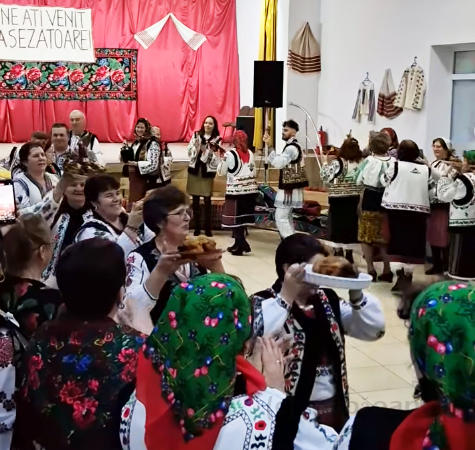 Jocul Găina la șezătoare