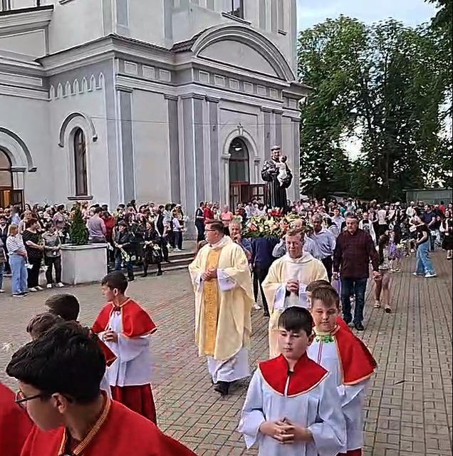 Procesiune cu Sf. Anton de Padova