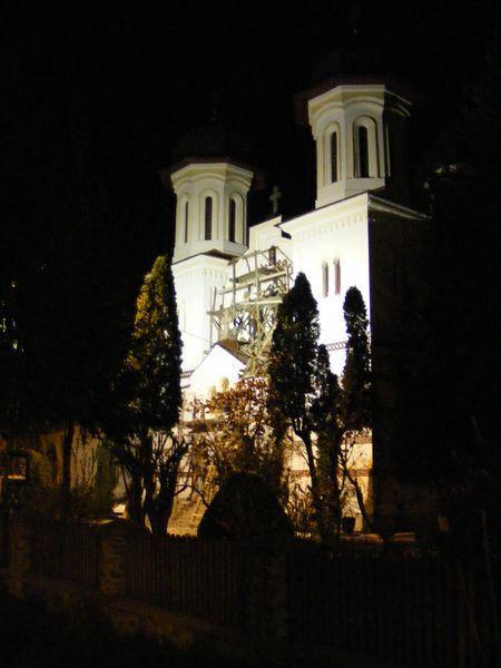  Biserica Orasului noaptea