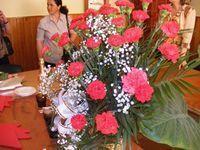 36 garoafe rosii...cate una pentru fiecare an de activitate neintrerupta a Doamnei Nanca Gabriela in Liceul din Sabaoani