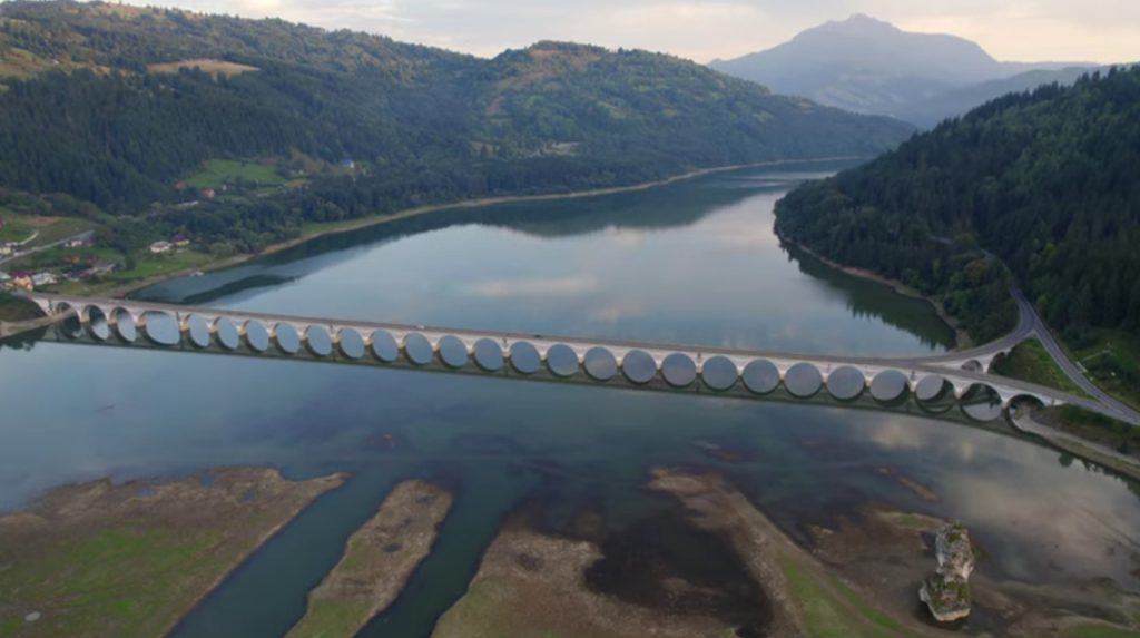 Această imagine are atributul alt gol; numele fișierului este Viaductul-Poiana-Largului-1024x573.jpg