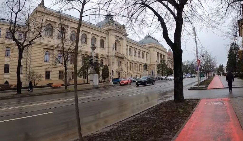 Această imagine are atributul alt gol; numele fișierului este Universitatea-Alexandru-Ioan-Cuza-Iasi-1024x596.jpg