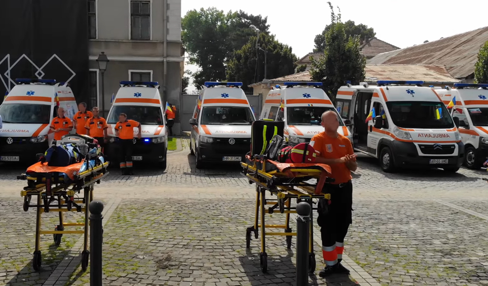 Această imagine are atributul alt gol; numele fișierului este Ambulanta3.jpg