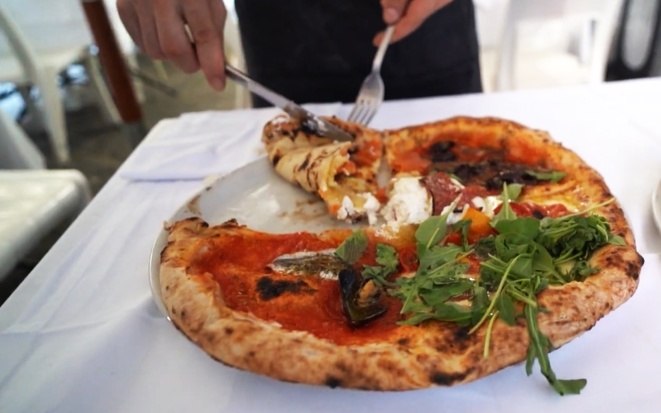 Această imagine are atributul alt gol; numele fișierului este Pizza5.jpg